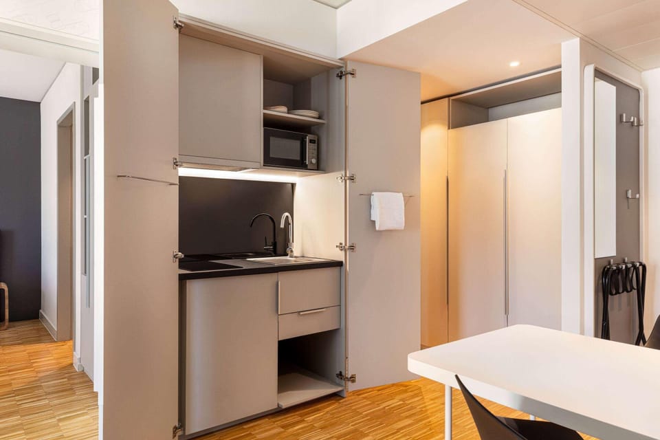 Superior Apartment | In-room safe, desk, laptop workspace, soundproofing