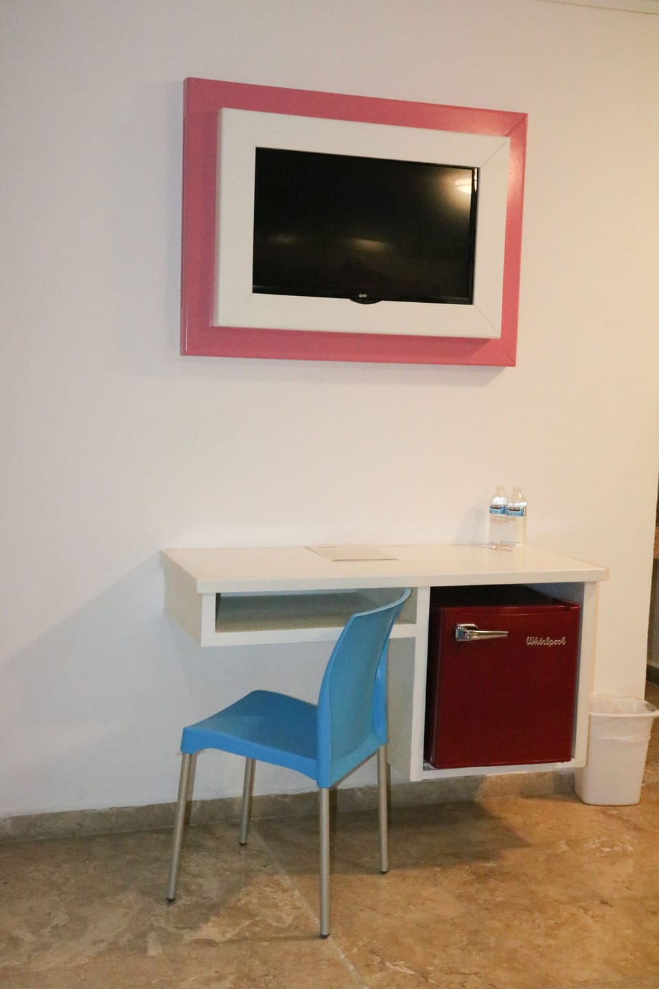 Deluxe Single Room, 1 King Bed with Sofa bed | Desk, laptop workspace, iron/ironing board, free WiFi