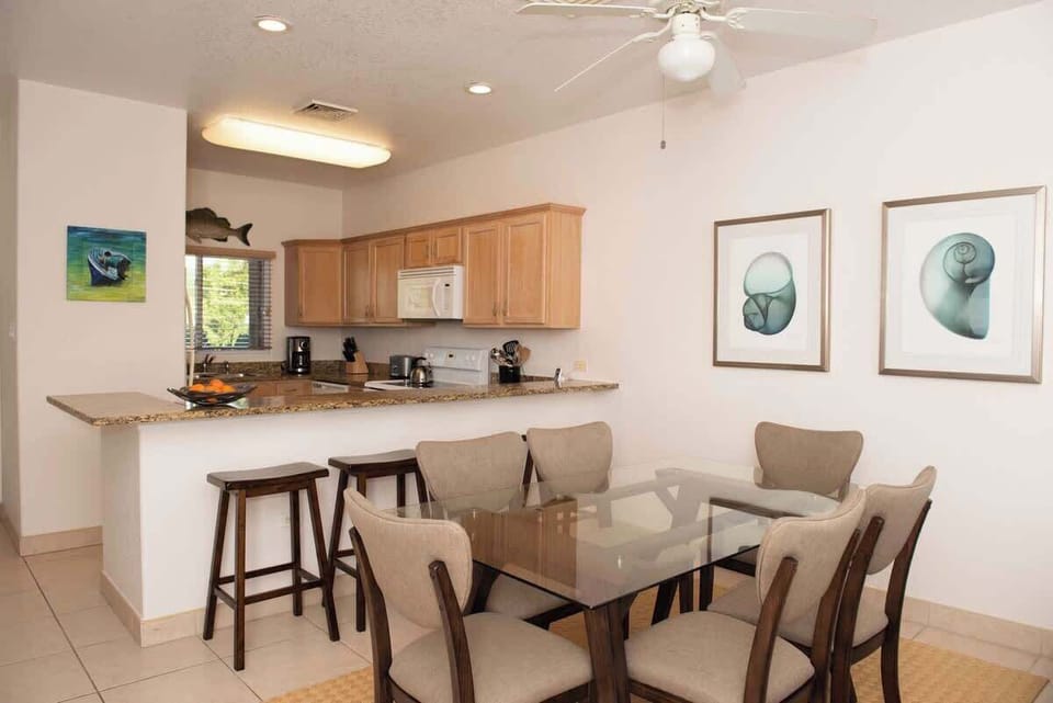 Callie Kai - Dining Area