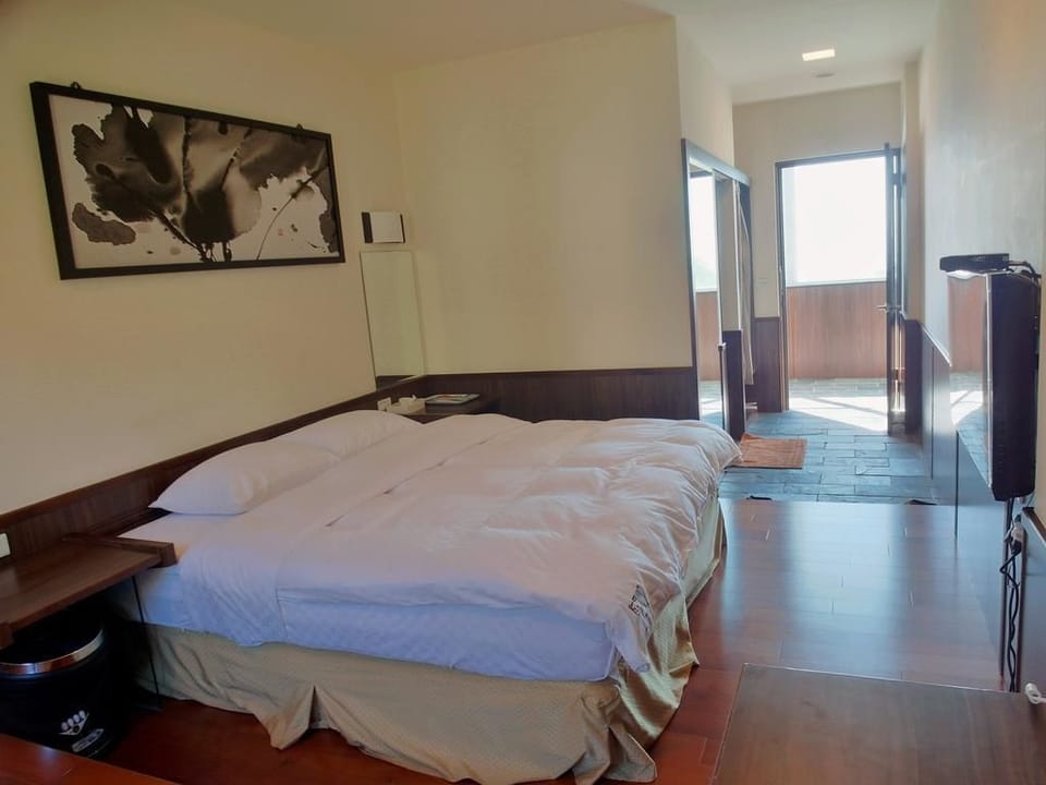 Comfort Double Room, 1 Double Bed, Mountain View | Rollaway beds, free WiFi, bed sheets