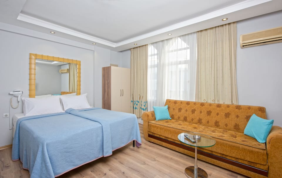 Egyptian cotton sheets, premium bedding, Select Comfort beds, minibar