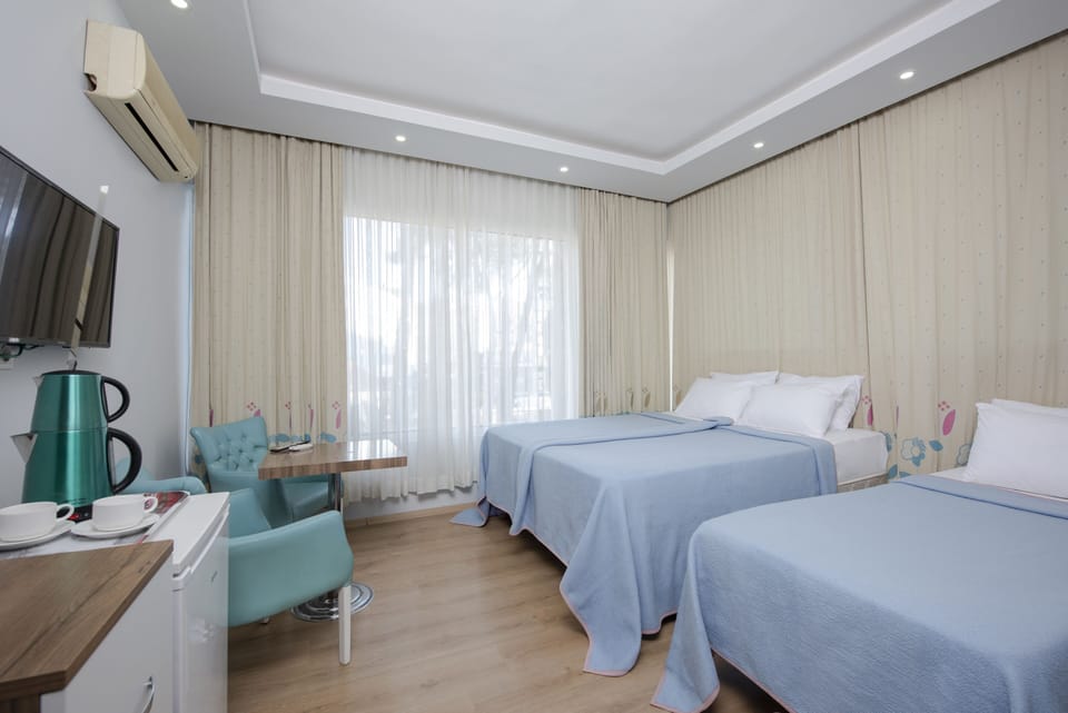 Egyptian cotton sheets, premium bedding, Select Comfort beds, minibar