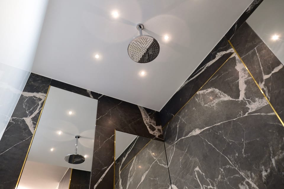 Junior Suite, 1 King Bed, Jetted Tub, City View | Frette Italian sheets, premium bedding, in-room safe