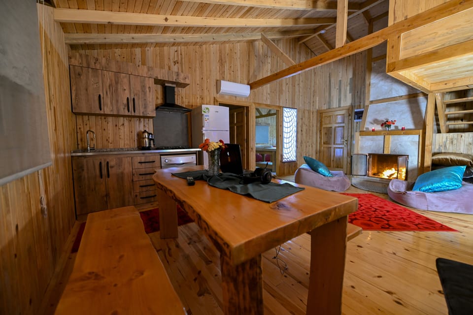 Honeymoon Suite | Private kitchen | Electric kettle