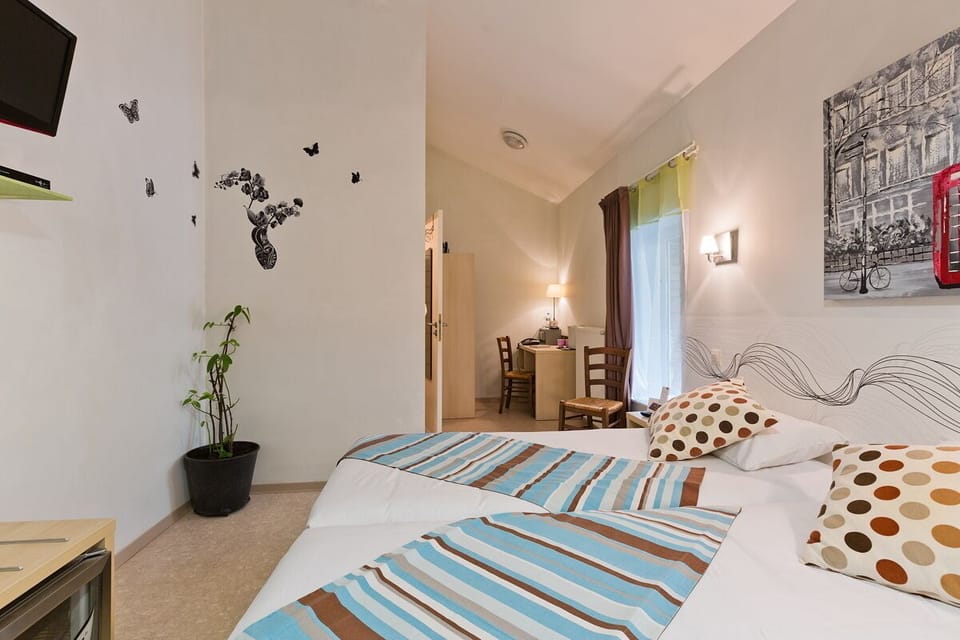 Standard Twin Room for Double Occupancy with Private Bathroom | 1 bedroom, premium bedding, in-room safe, individually furnished