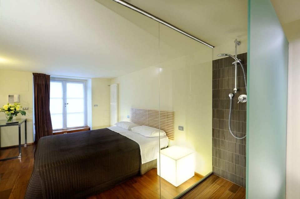 Double Room | In-room safe, desk, laptop workspace, iron/ironing board