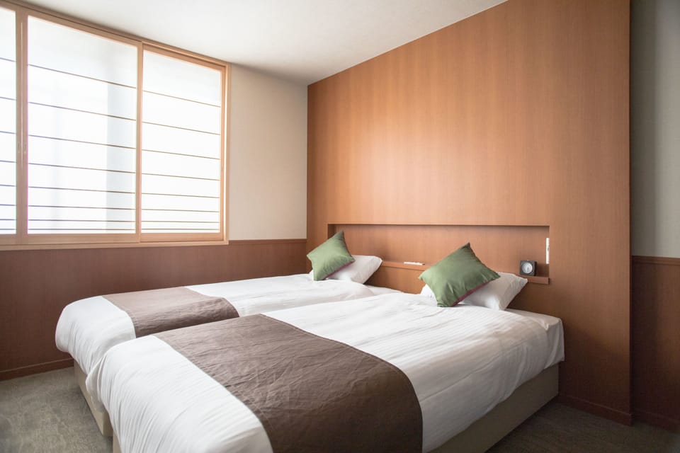 Superior Twin Room | Desk, iron/ironing board, free WiFi