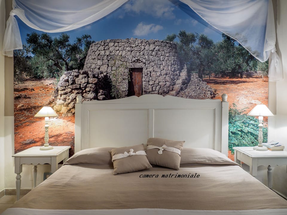 Double Room | In-room safe, desk, free WiFi, bed sheets