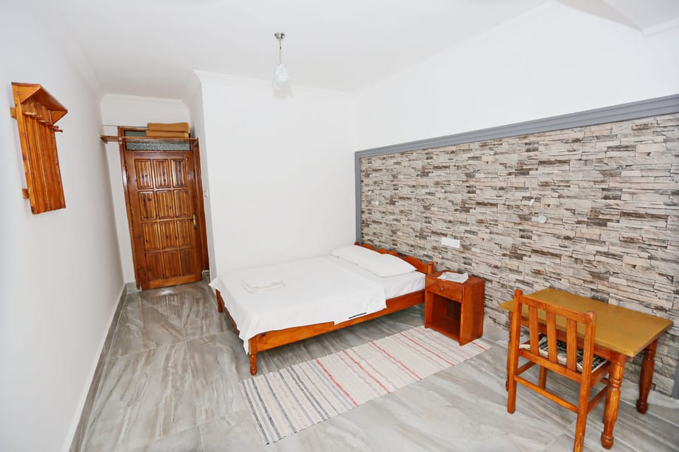 Desk, WiFi (free), bed sheets