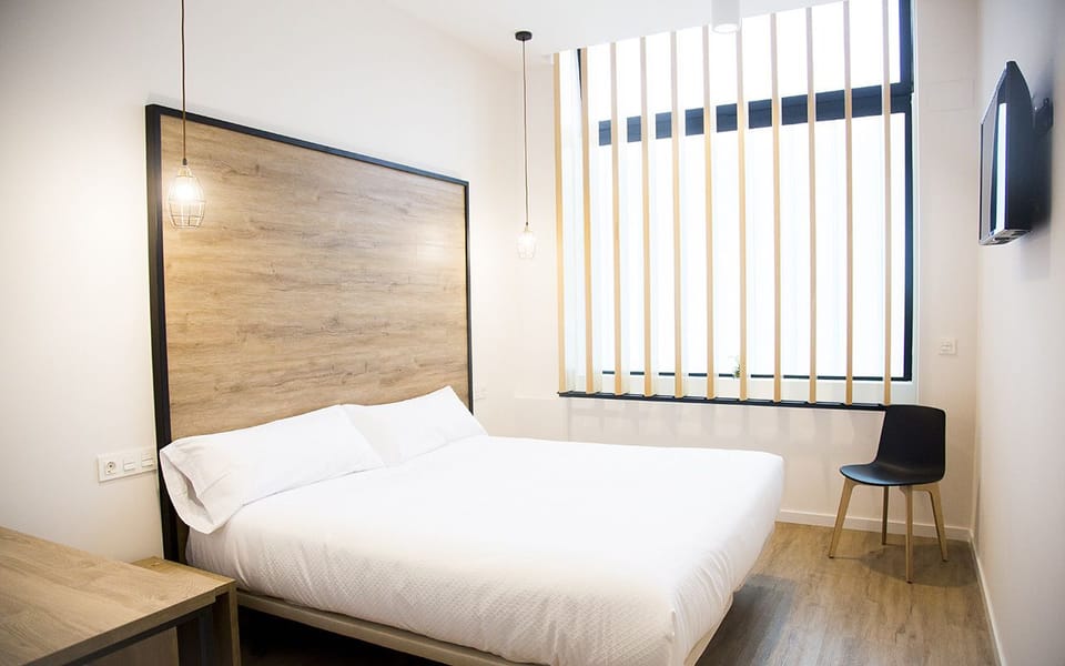 Double Room | Desk, free WiFi, bed sheets