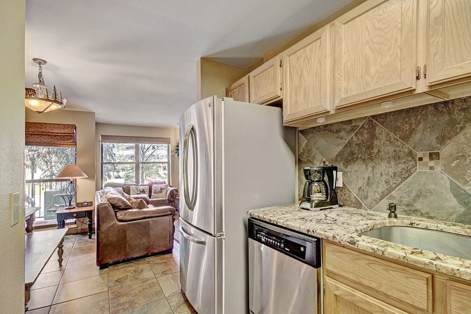 Condo, 1 Bedroom | Private kitchen | Full-size fridge, microwave, oven, stovetop