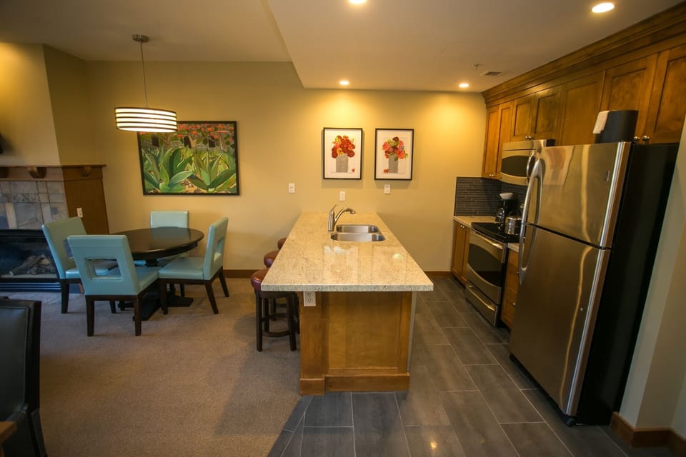 Condo, 1 Bedroom | Private kitchen | Full-size fridge, microwave, oven, stovetop