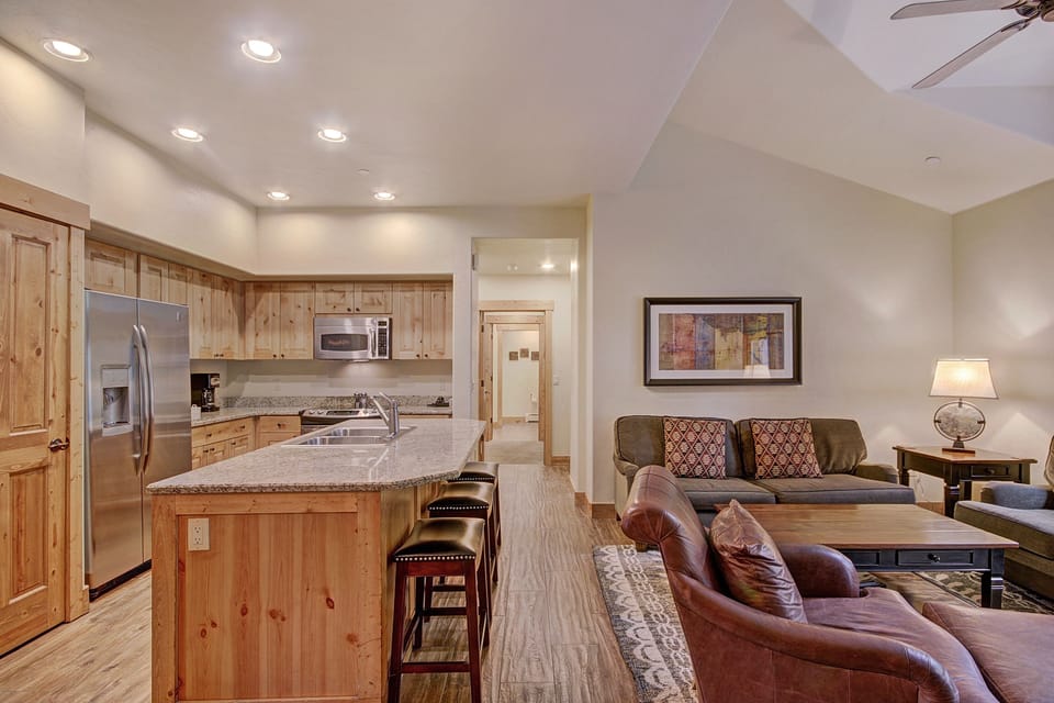 Townhome, 2 Bedrooms | Interior