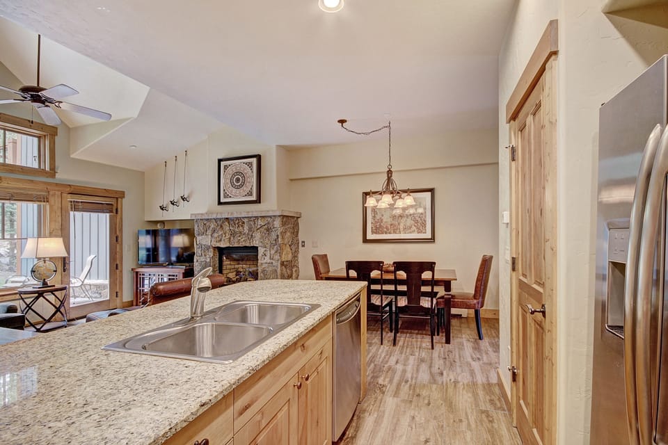 Townhome, 2 Bedrooms | Private kitchen | Full-size fridge, microwave, oven, stovetop
