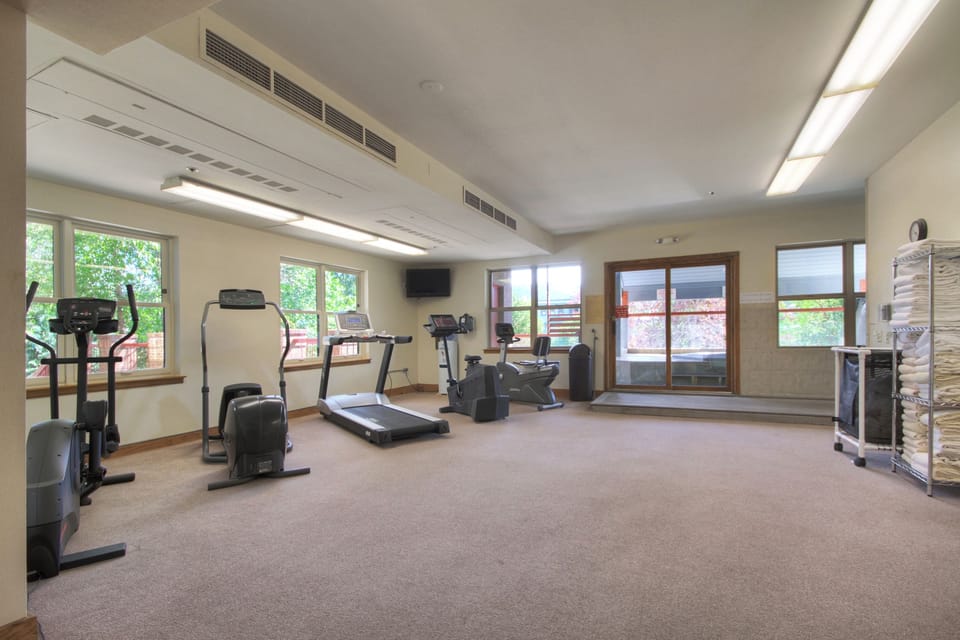 In The Heart Of Breck - Studio With Loft 1 Bedroom Condo by RedAwning Apartment in Breckenridge