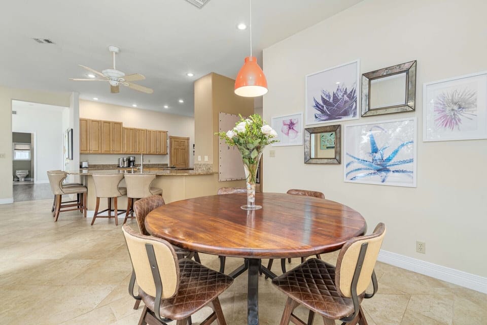 Off the kitchen is the breakfast room. 