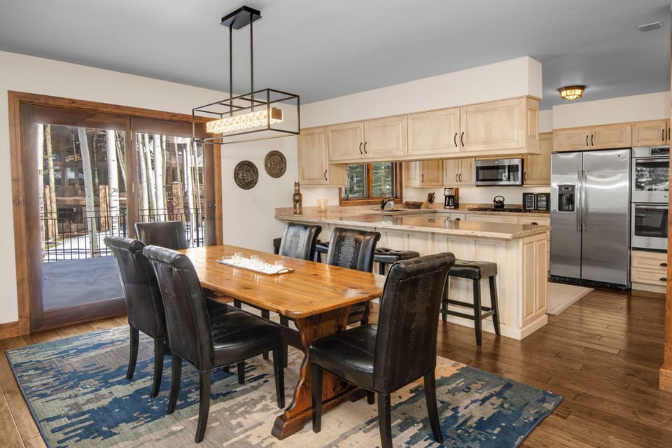 Dining Table & Kitchen