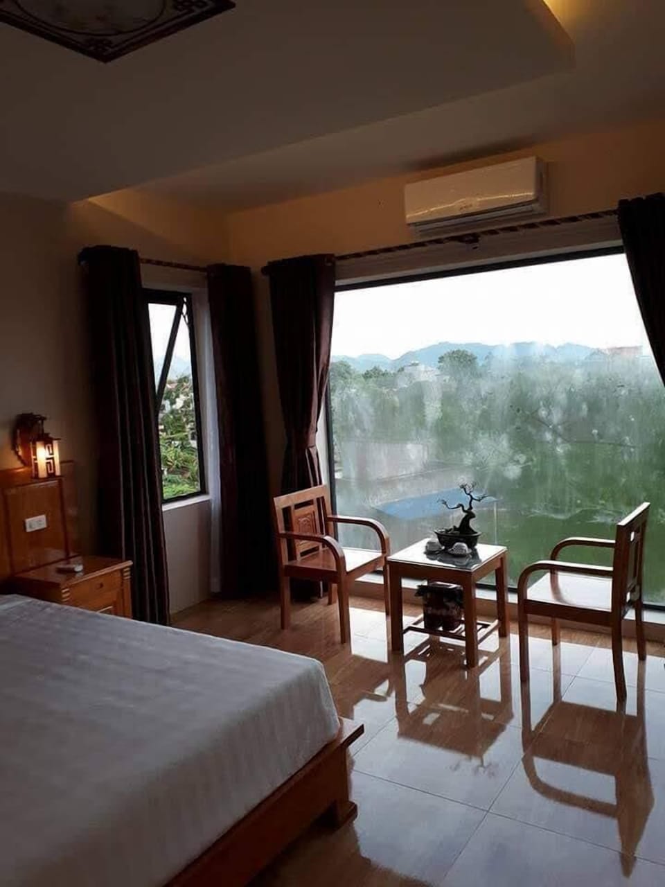 Deluxe Family Room, Mountain View | Minibar, desk, soundproofing, free WiFi