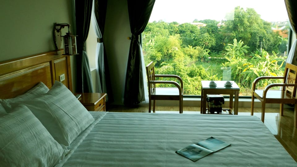 Deluxe Double Room, Mountain View | Minibar, desk, soundproofing, free WiFi