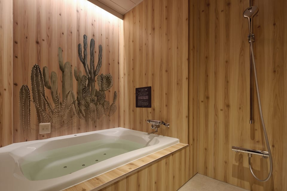 Design Double Room, 1 Queen Bed, Non Smoking | Bathroom | Separate tub and shower, jetted tub, free toiletries, hair dryer