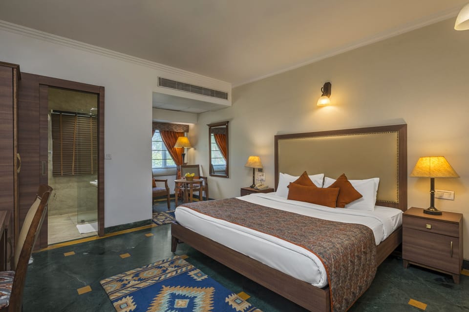 Deluxe Double Room | In-room safe, iron/ironing board, free WiFi, bed sheets