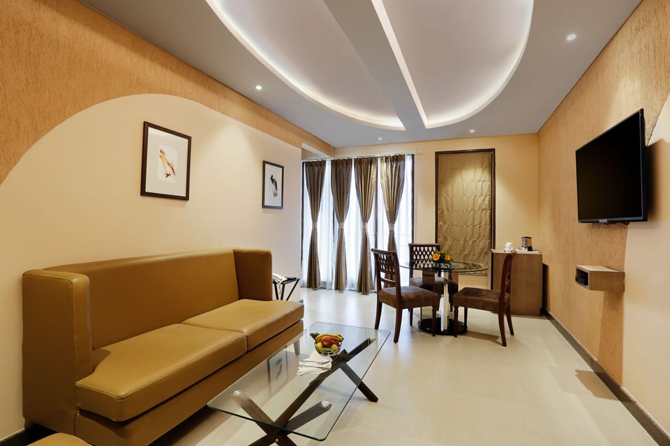 Junior Suite, Multiple Beds, Accessible | Living area | Flat-screen TV