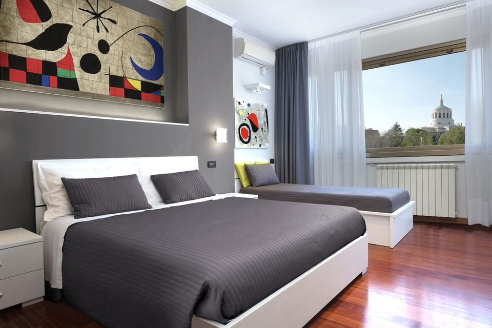 Deluxe Room (Private bathroom) | Premium bedding, minibar, desk, blackout drapes