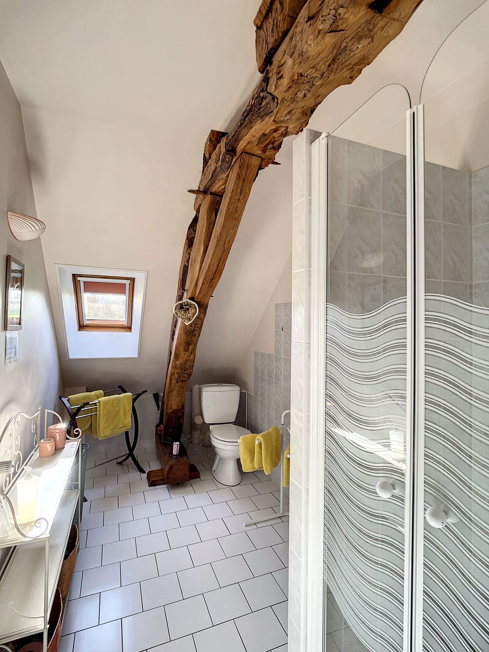 Shower, free toiletries, hair dryer, slippers