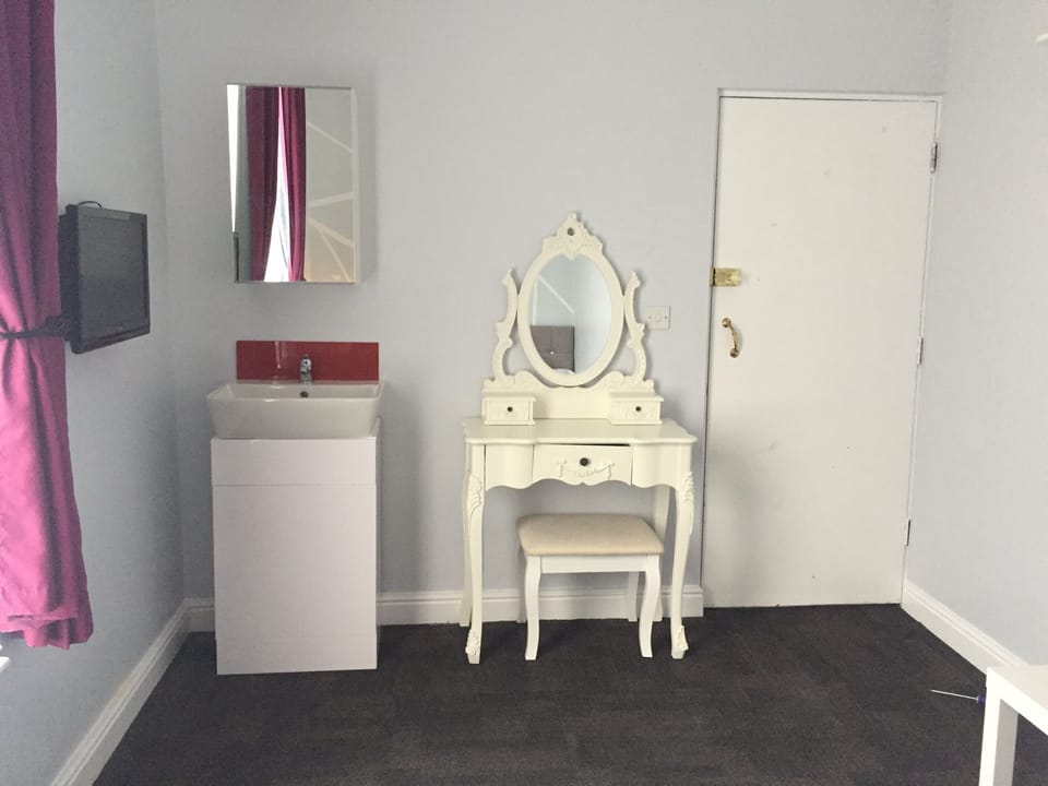 Basic Double Room | Iron/ironing board, free WiFi, bed sheets