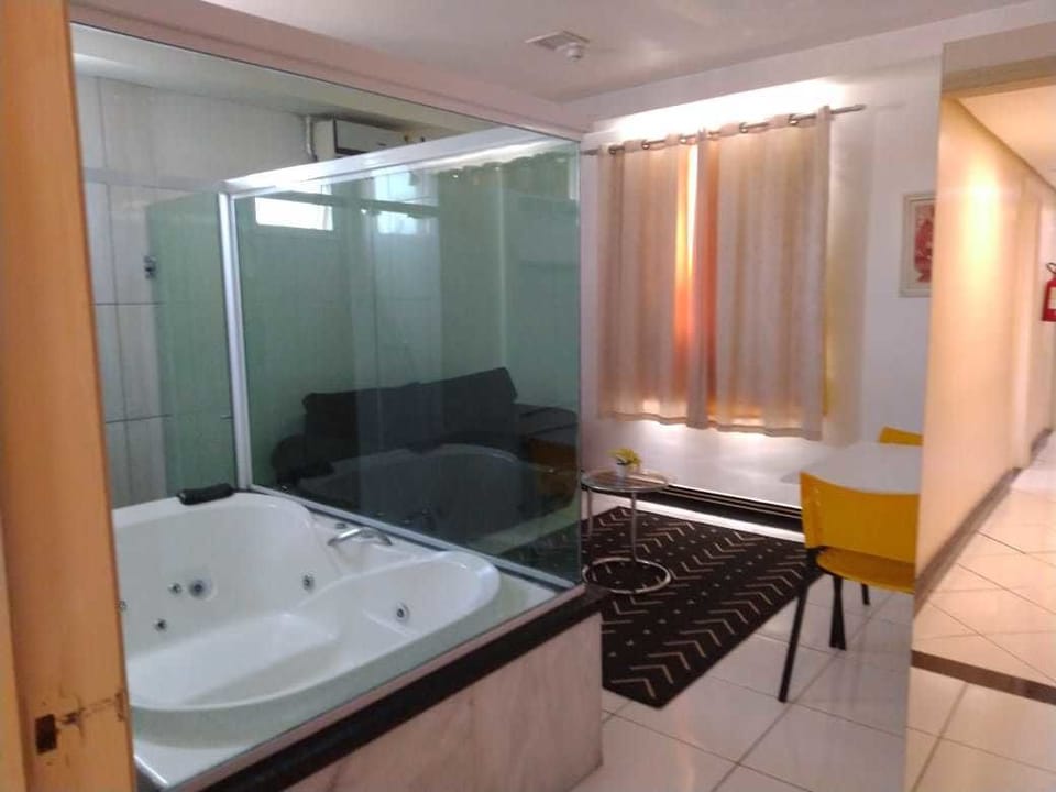 Private spa tub