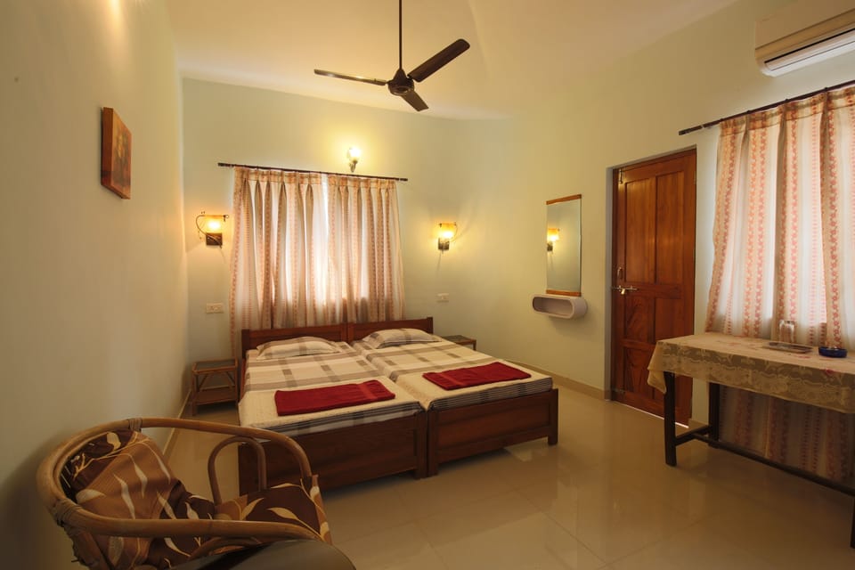 In-room safe, desk, laptop workspace, free WiFi