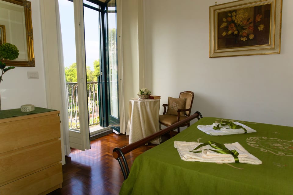 Deluxe Apartment, City View | 1 bedroom, premium bedding, desk, laptop workspace