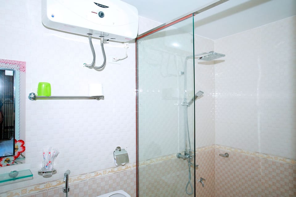 Superior Family Mountain View | Desk, free WiFi, bed sheets