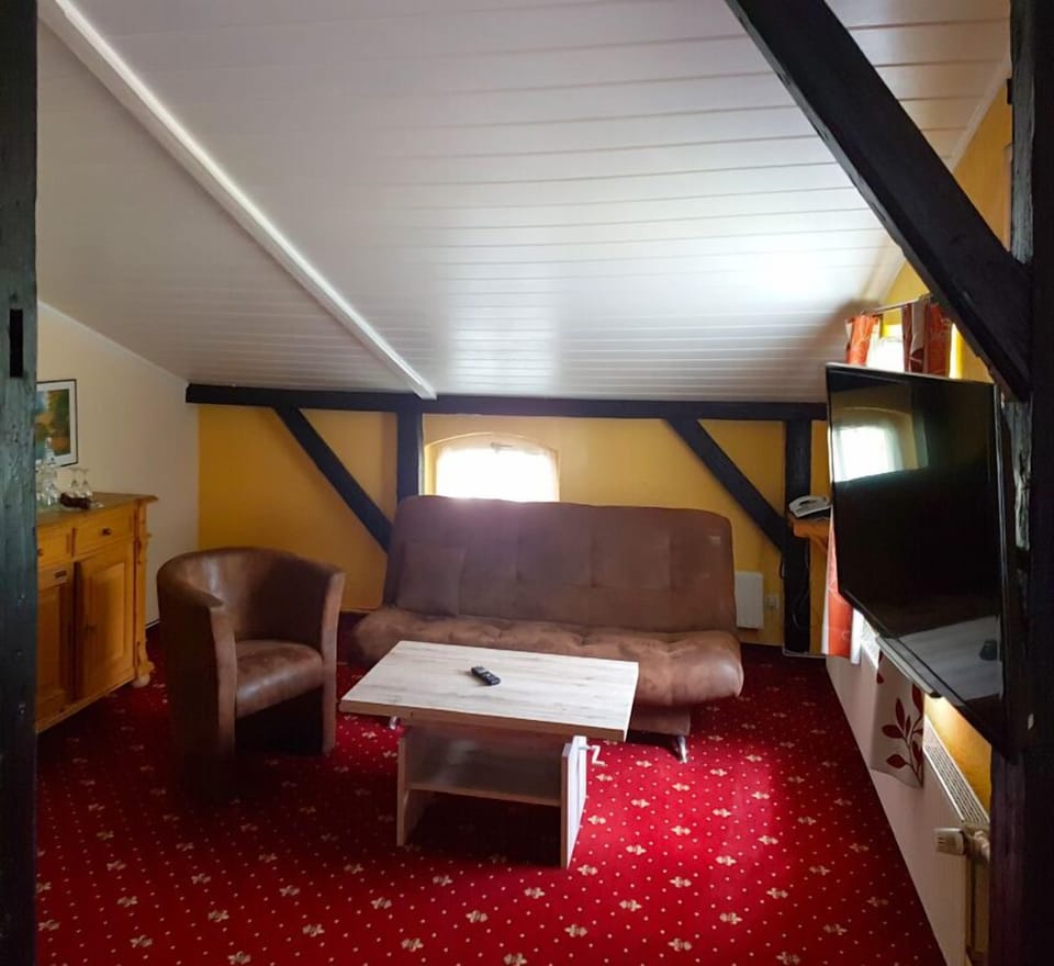 Suite | Premium bedding, minibar, free cribs/infant beds, free WiFi