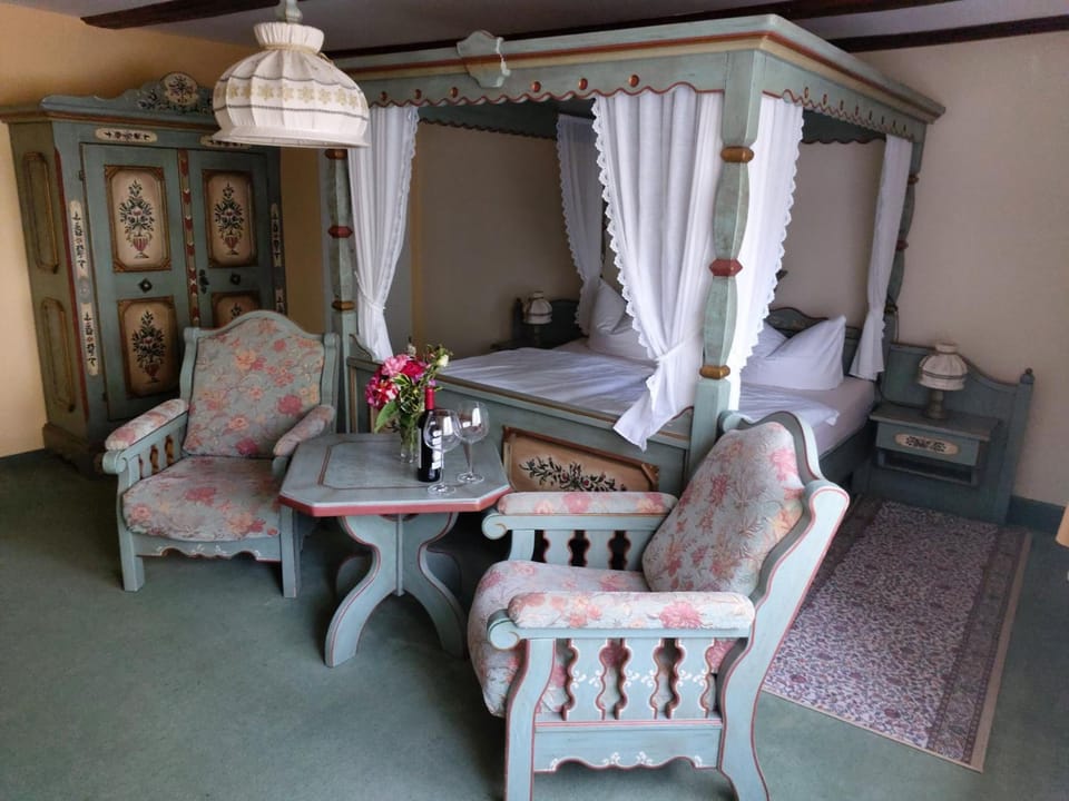 Premium bedding, minibar, free cribs/infant beds, free WiFi