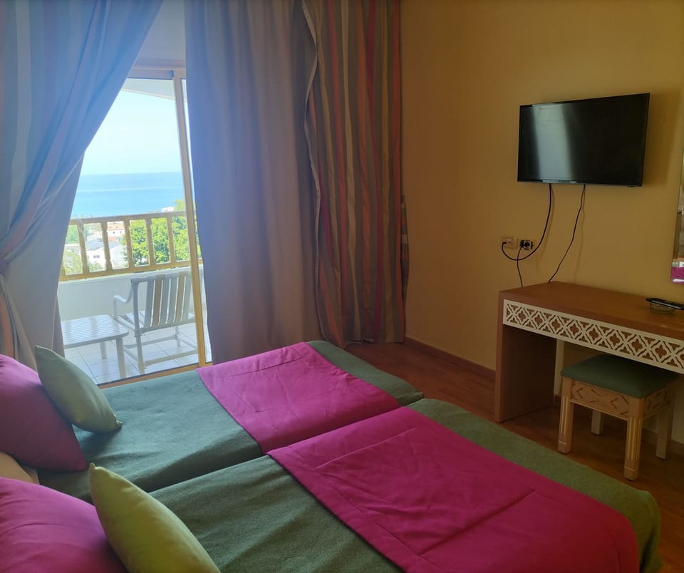 Basic Single Room | Blackout drapes, free cribs/infant beds, free WiFi