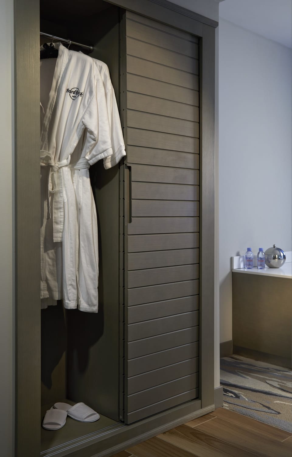1 bedroom, premium bedding, in-room safe, desk