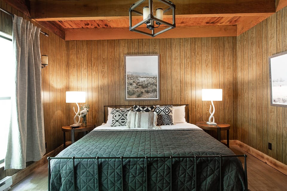 Comfort Room | Egyptian cotton sheets, premium bedding, down comforters