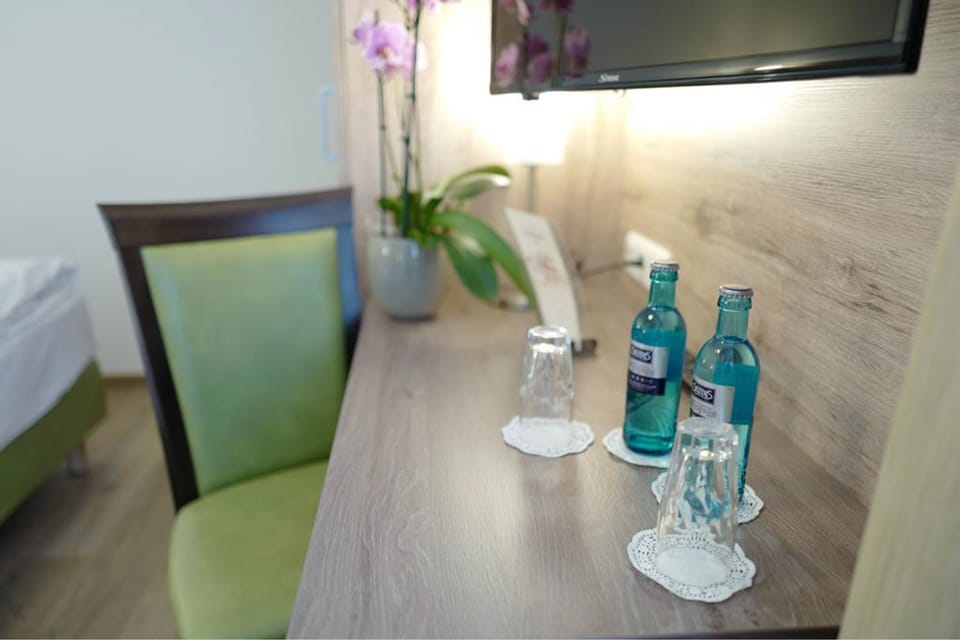 Double Room | Living area | Flat-screen TV