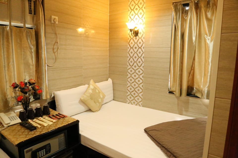 In-room safe, iron/ironing board, free WiFi, bed sheets