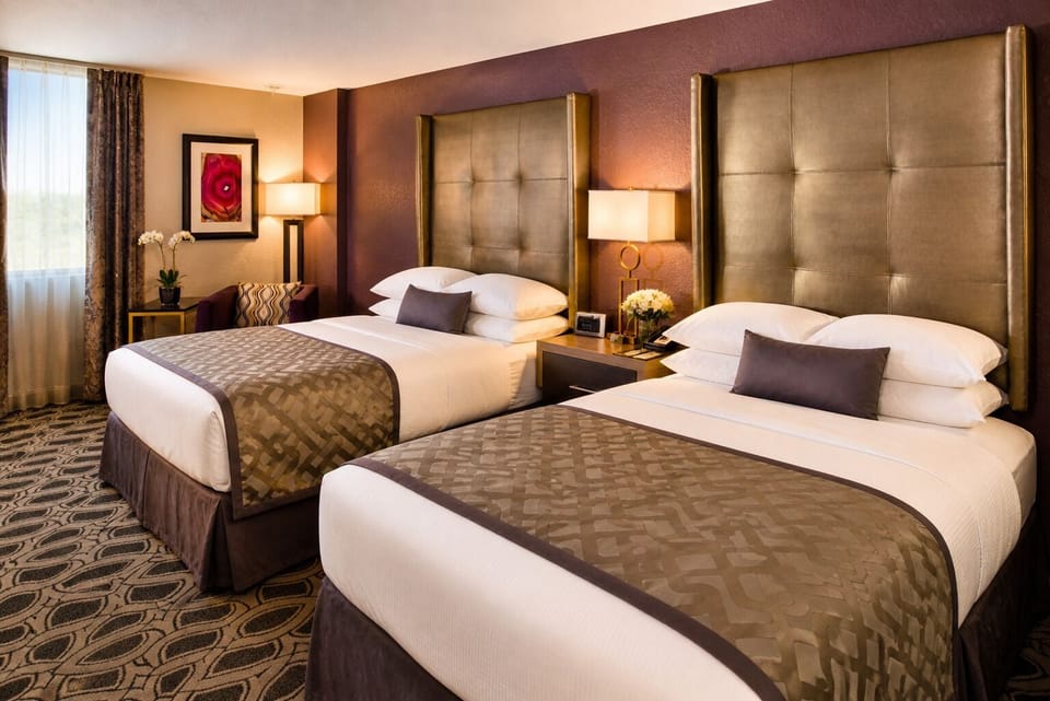 Premium bedding, in-room safe, desk, laptop workspace