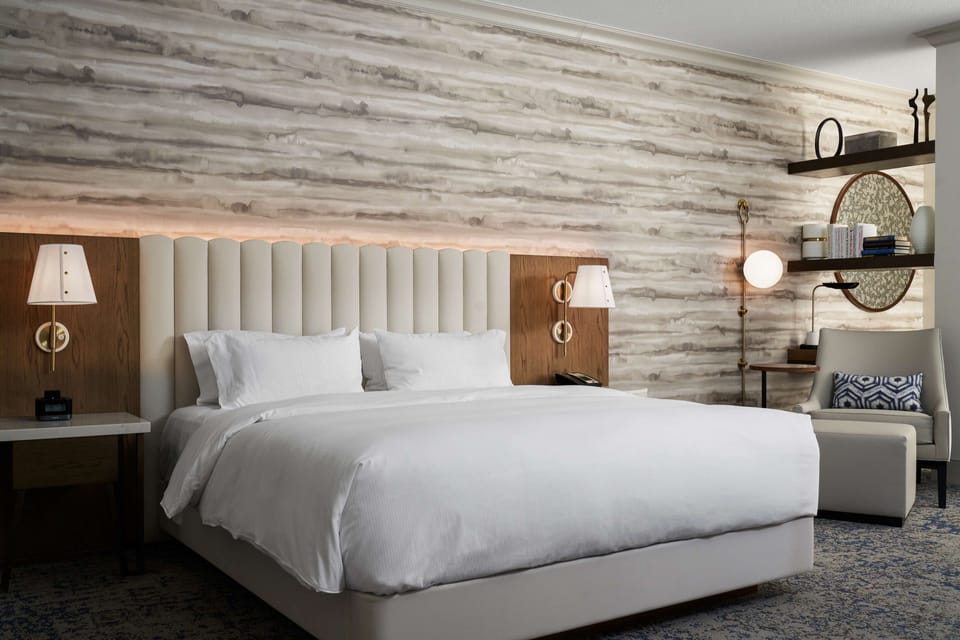 Deluxe Suite, 1 King Bed, Non Smoking | In-room safe, desk, iron/ironing board, cribs (free)