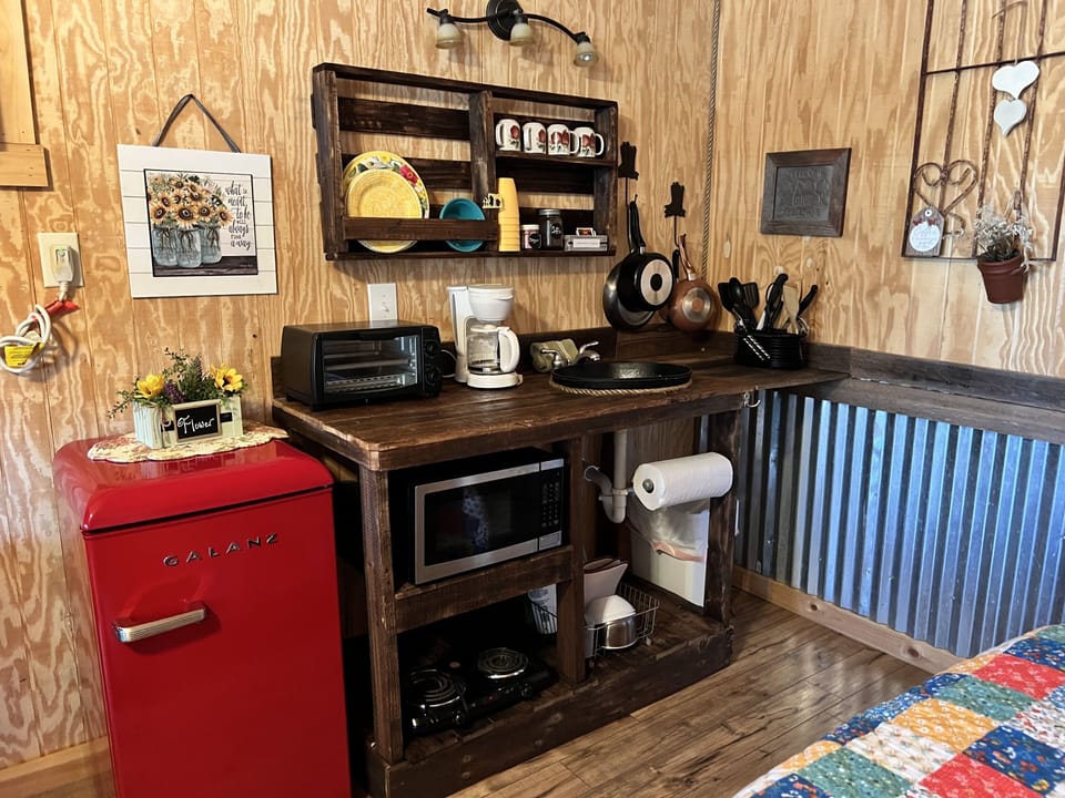 Carriage House | Private kitchen | Coffee/tea maker, microwave, stovetop, toaster