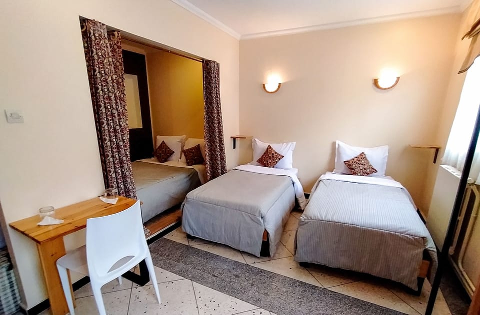 Junior Suite | Premium bedding, blackout drapes, iron/ironing board (on request)