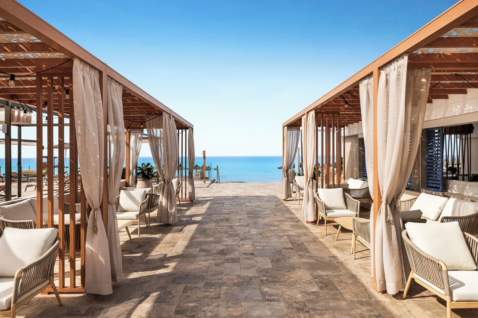 3 bars/lounges, poolside bar