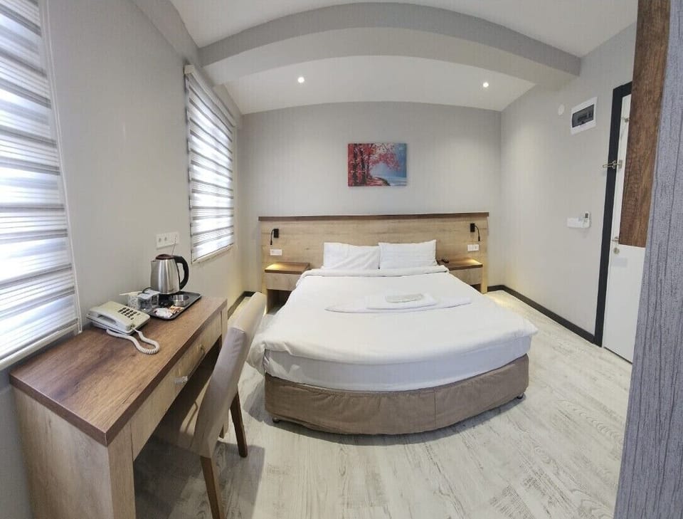 Single Room | Iron/ironing board, free WiFi