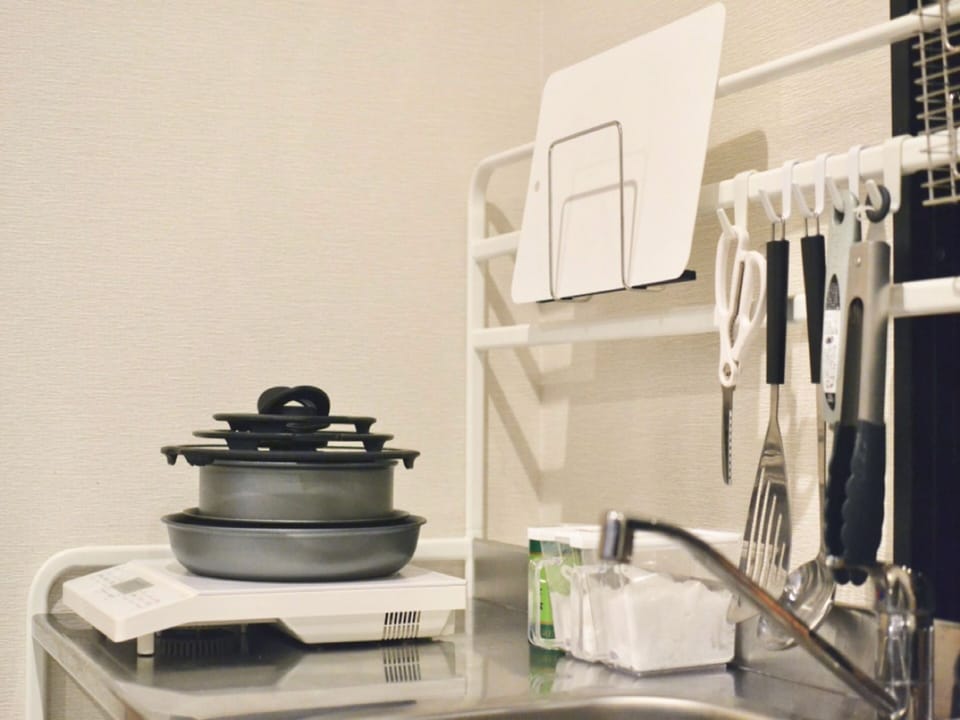 Shared fridge, microwave, oven, stovetop