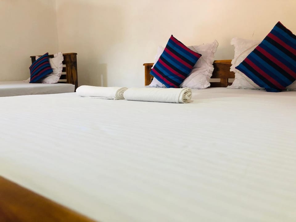 In-room safe, soundproofing, iron/ironing board, free WiFi