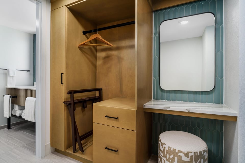 Junior Suite, 1 King Bed, Balcony (Gulf View) | Premium bedding, down comforters, pillowtop beds, in-room safe