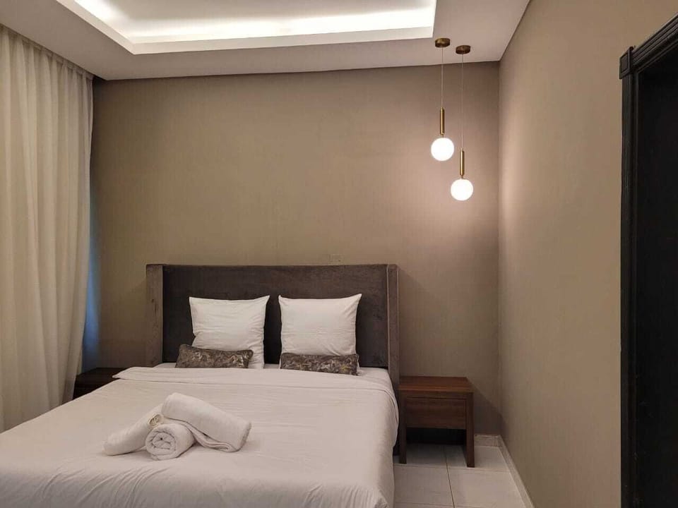 In-room safe, iron/ironing board, WiFi (free)